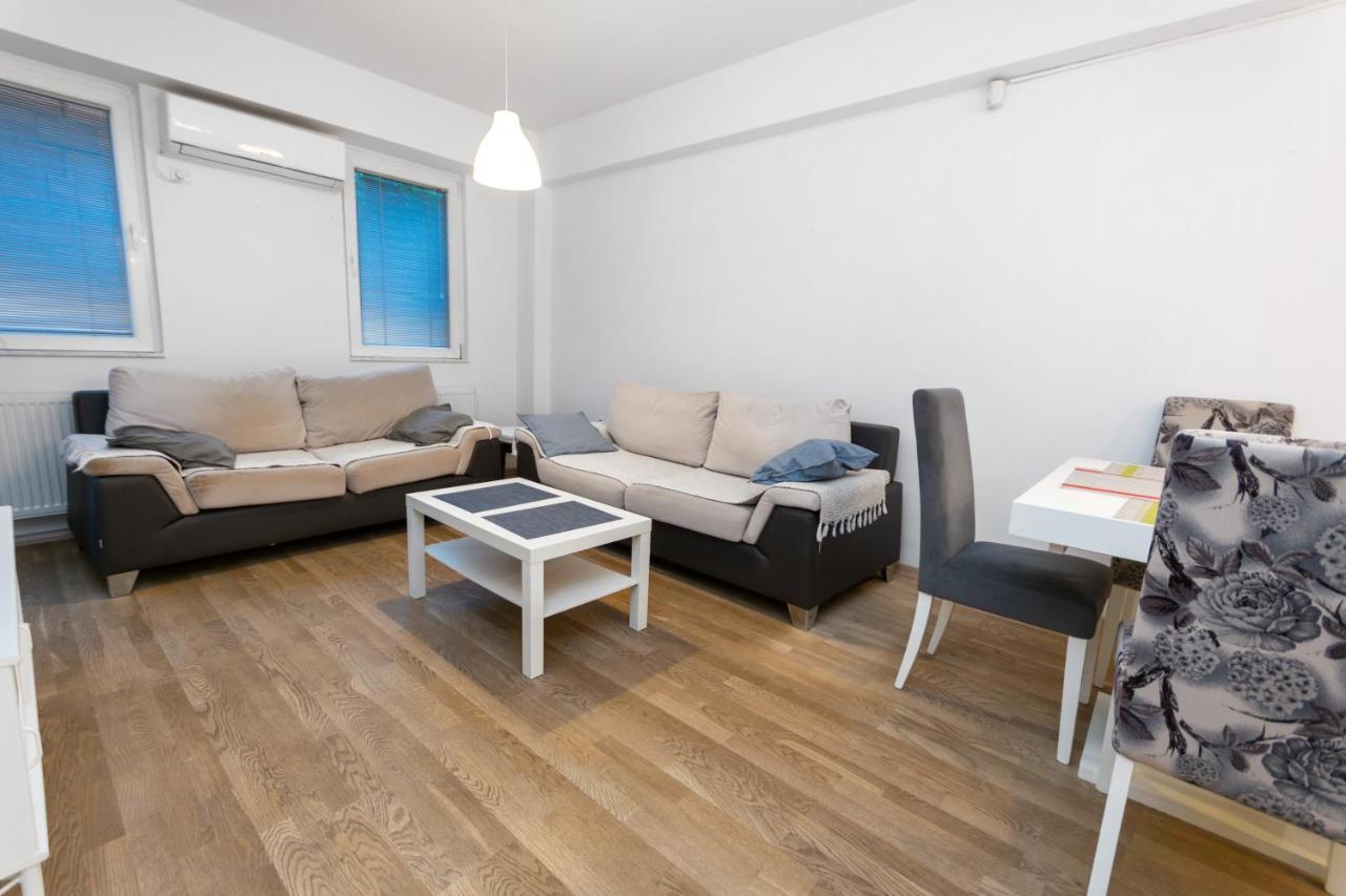 One Bedroom Apartment With Private Parking سكوبجي المظهر الخارجي الصورة