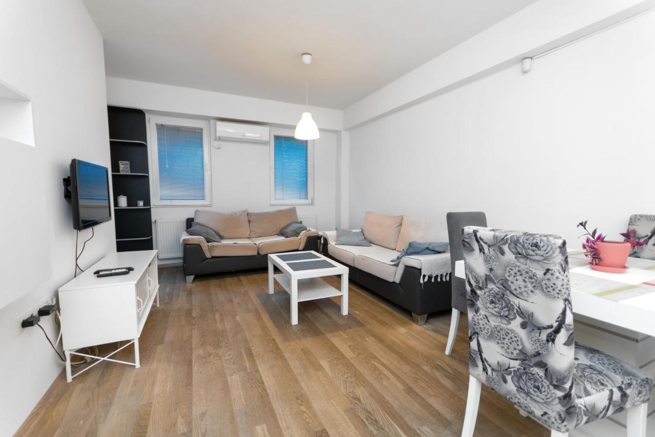 One Bedroom Apartment With Private Parking سكوبجي المظهر الخارجي الصورة