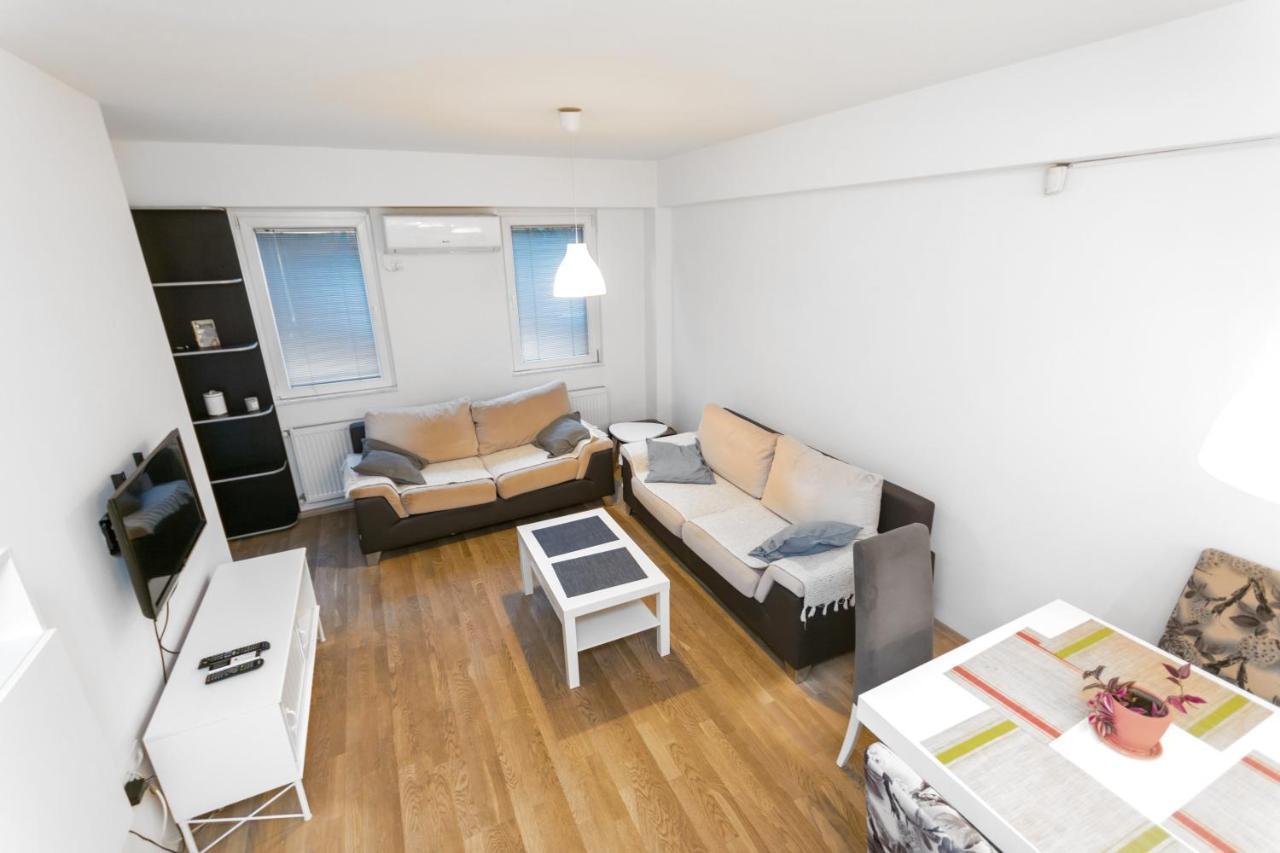 One Bedroom Apartment With Private Parking سكوبجي المظهر الخارجي الصورة