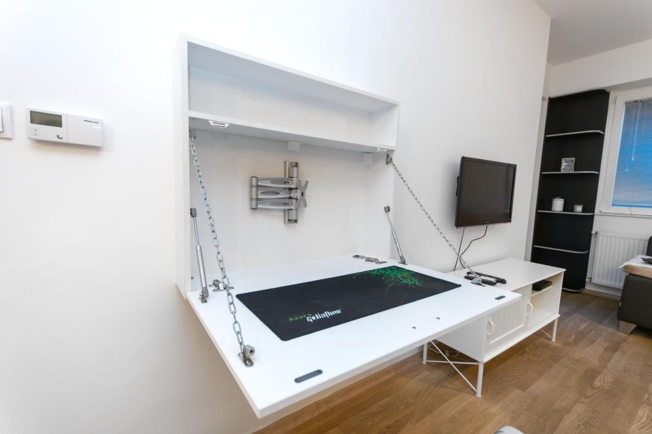 One Bedroom Apartment With Private Parking سكوبجي المظهر الخارجي الصورة
