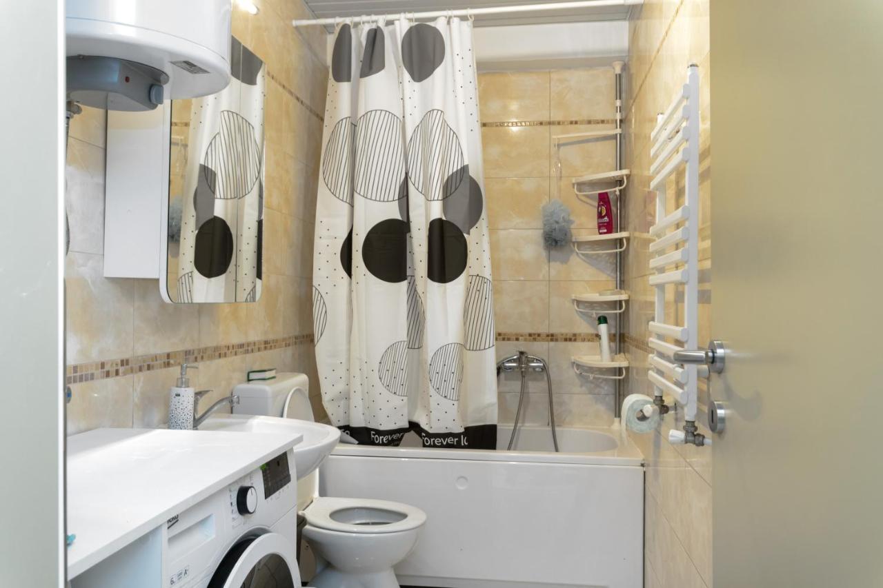 One Bedroom Apartment With Private Parking سكوبجي المظهر الخارجي الصورة