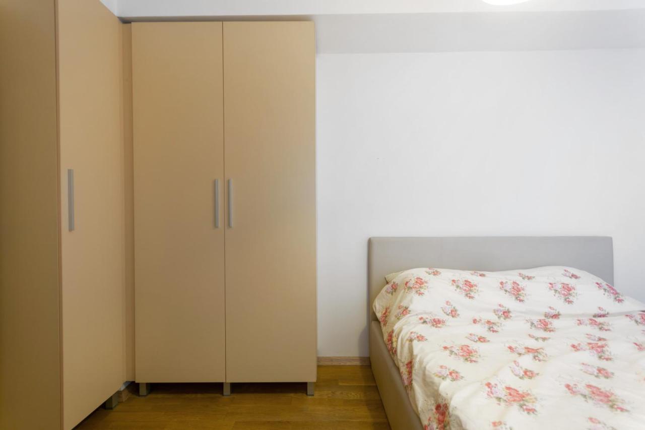 One Bedroom Apartment With Private Parking سكوبجي المظهر الخارجي الصورة
